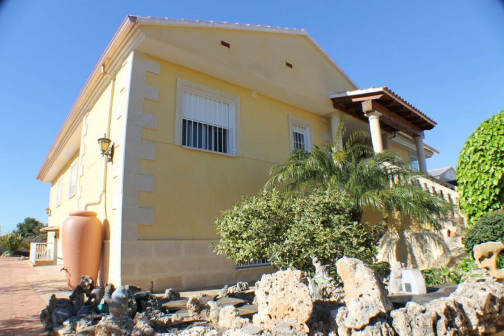 Detached Villa L'Alfás del Pi Alicante - image 33
