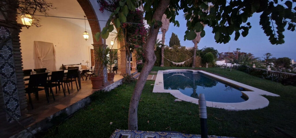 Detached Villa Málaga Este Málaga - image 32