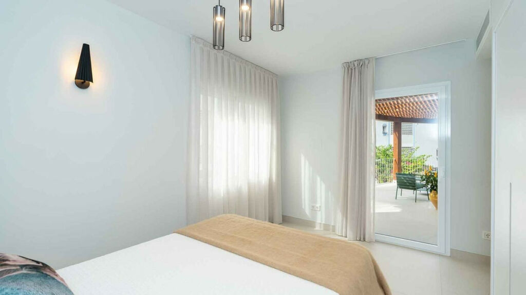 Detached Villa Marbella Málaga - image 32