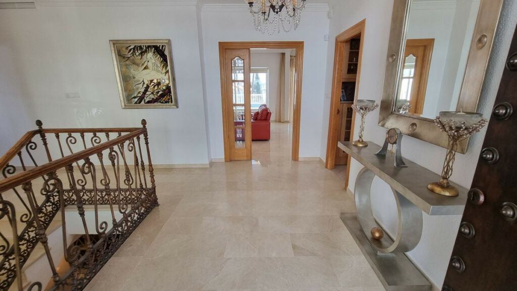 Detached Villa Benahavís Málaga - image 32