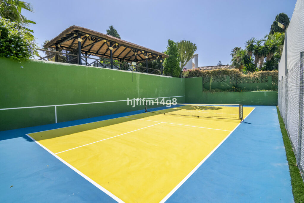 Detached Villa San Pedro de Alcántara Málaga - image 34