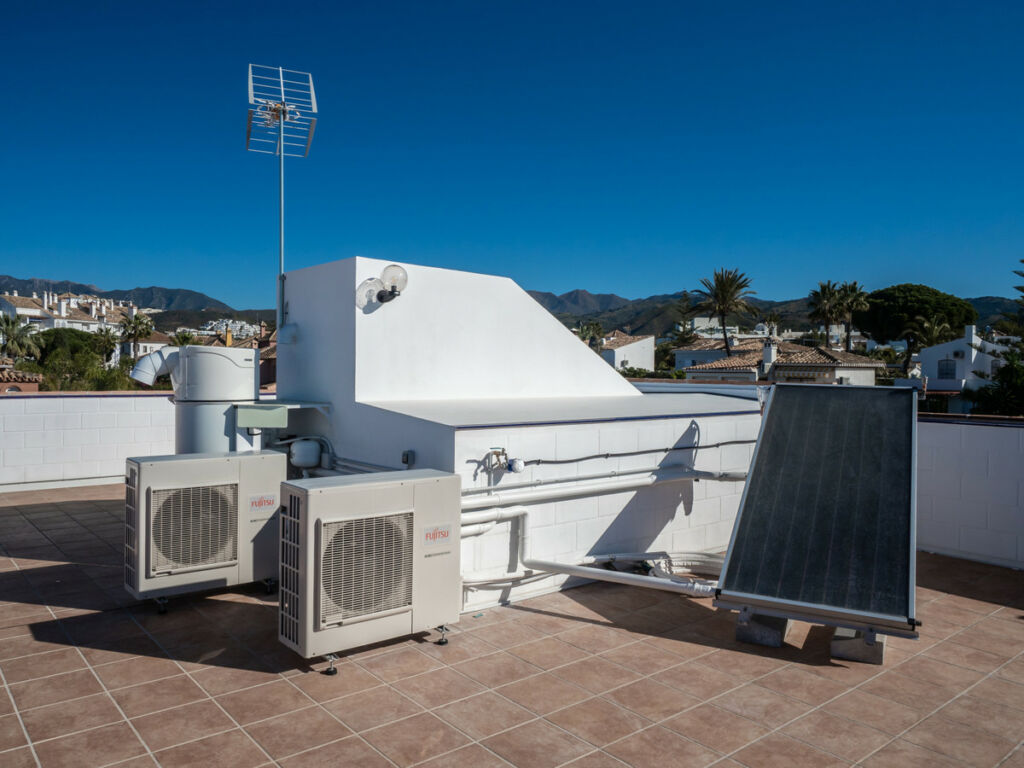 Detached Villa Las Chapas Málaga - image 34
