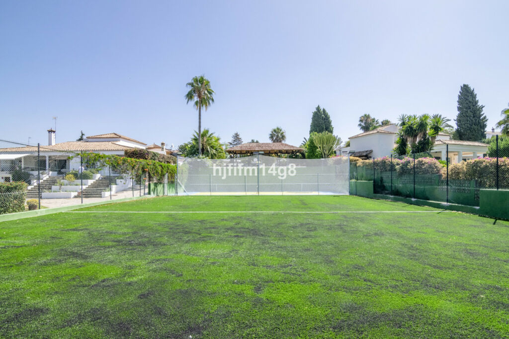 Detached Villa San Pedro de Alcántara Málaga - image 35