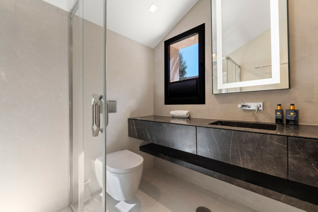 Detached Villa Río Real Málaga - image 27