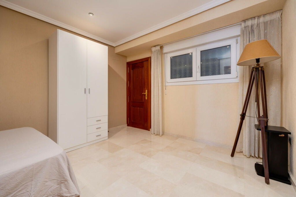 Middle Floor Apartment Torrevieja Alicante - image 36