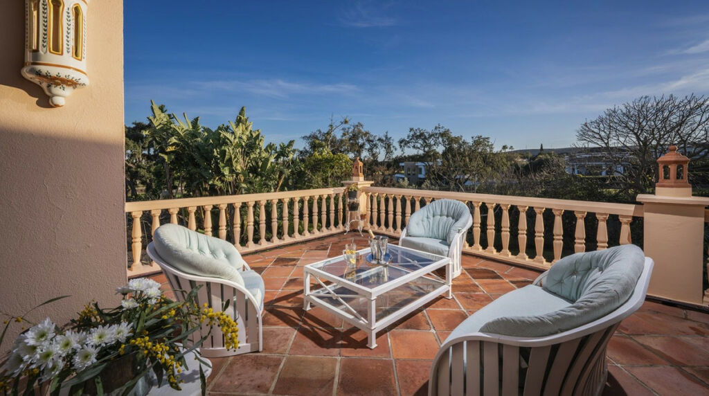Detached Villa San Roque Club Cádiz - image 36