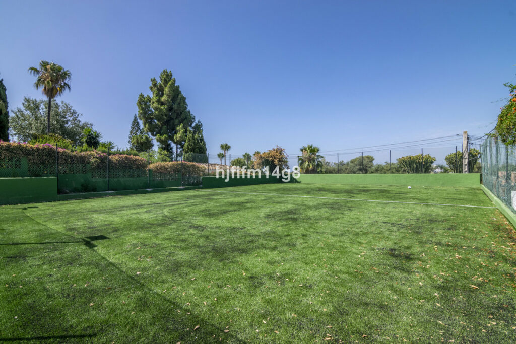 Detached Villa San Pedro de Alcántara Málaga - image 36