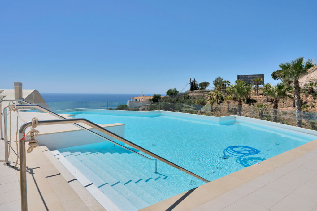 Middle Floor Apartment Benalmadena Málaga - image 37
