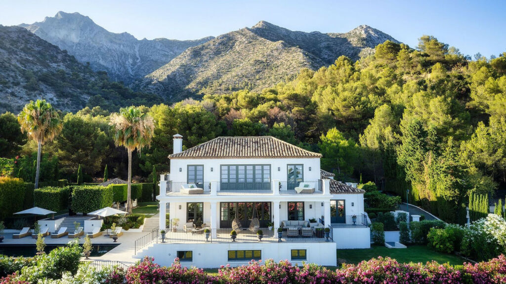 Detached Villa Sierra Blanca Málaga - image 40