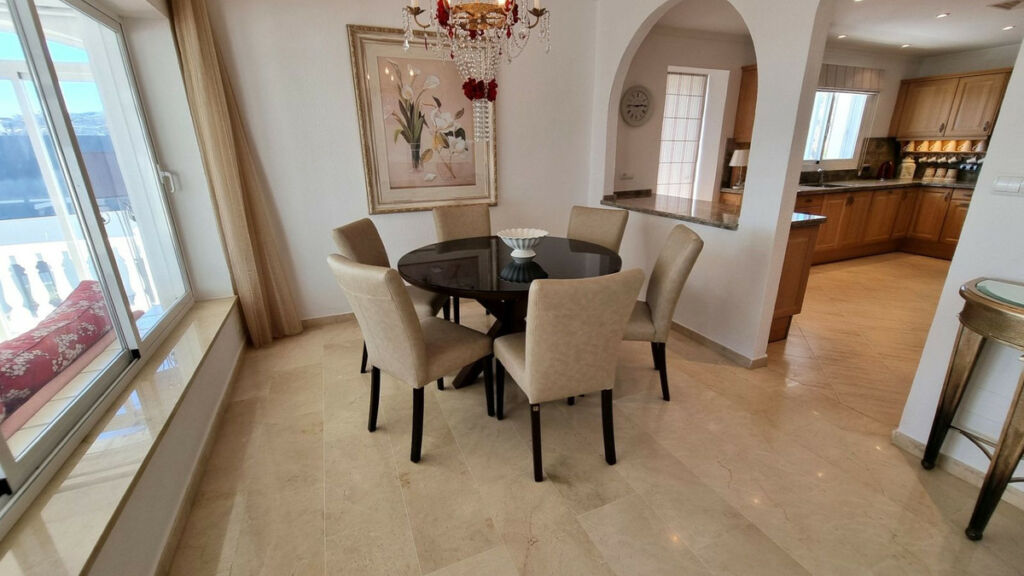 Detached Villa Benahavís Málaga - image 37