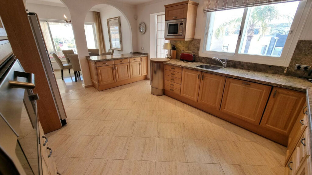 Detached Villa Benahavís Málaga - image 38