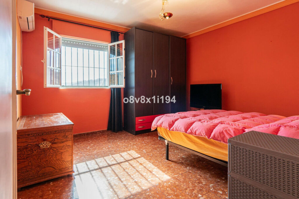 Detached Villa Macharaviaya Málaga - image 39