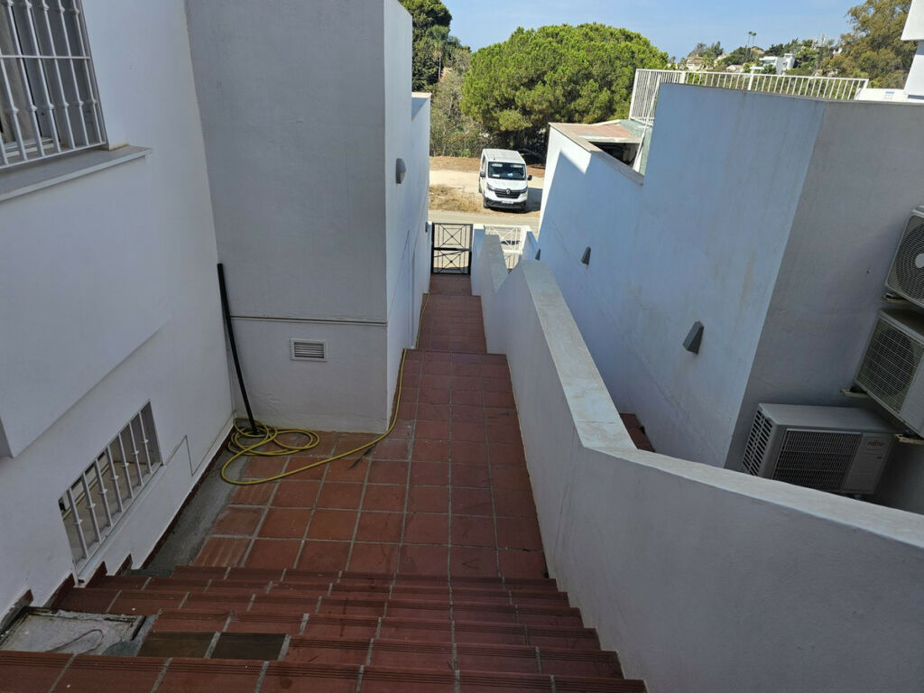 Semi-Detached House Cabopino Málaga - image 5