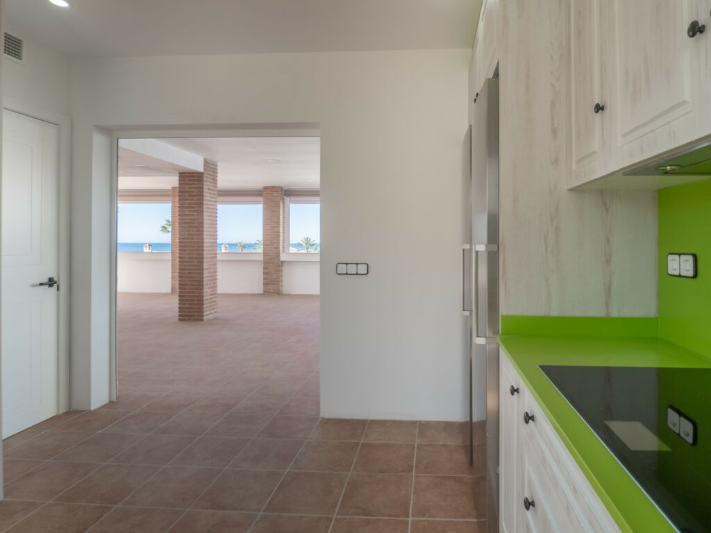 Detached Villa Las Chapas Málaga - image 4