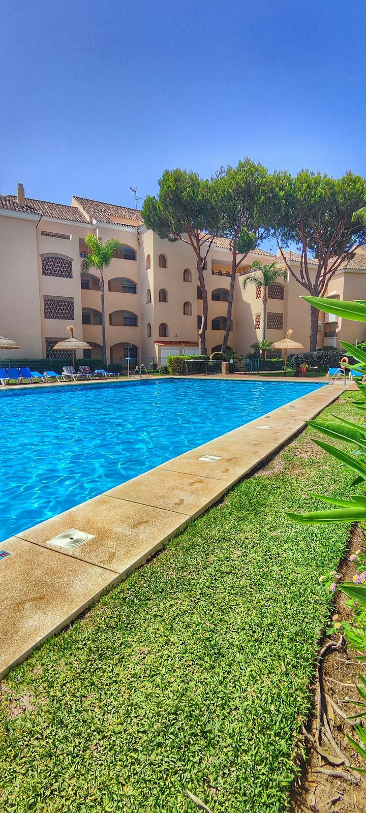 Ground Floor Apartment Elviria Málaga - image 4