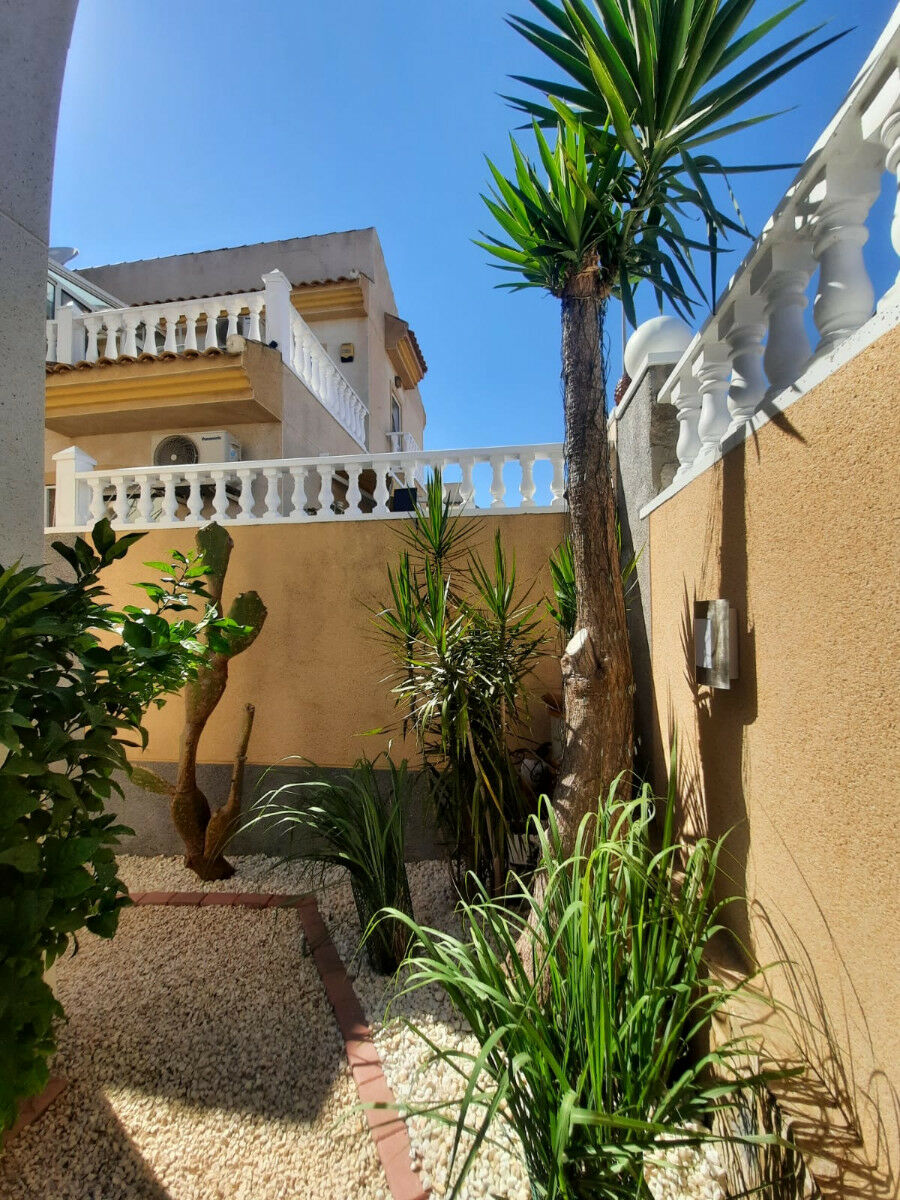 Detached Villa Ciudad Quesada Alicante - image 4