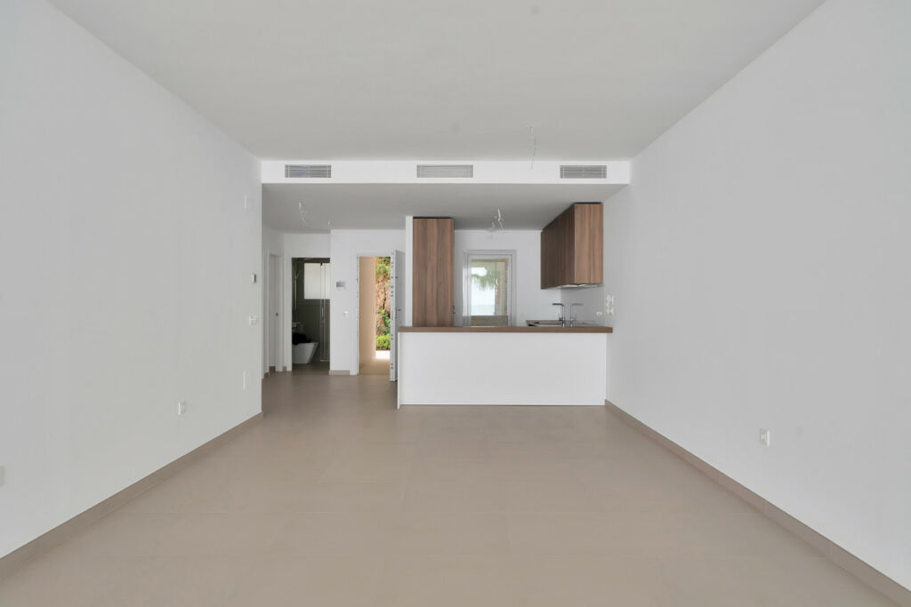 Middle Floor Apartment Benalmadena Málaga - image 4