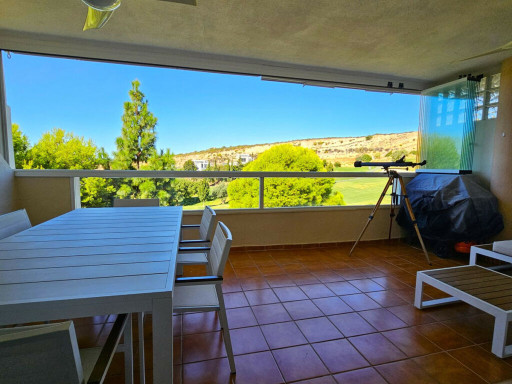 Middle Floor Apartment Doña Julia Málaga - image 4