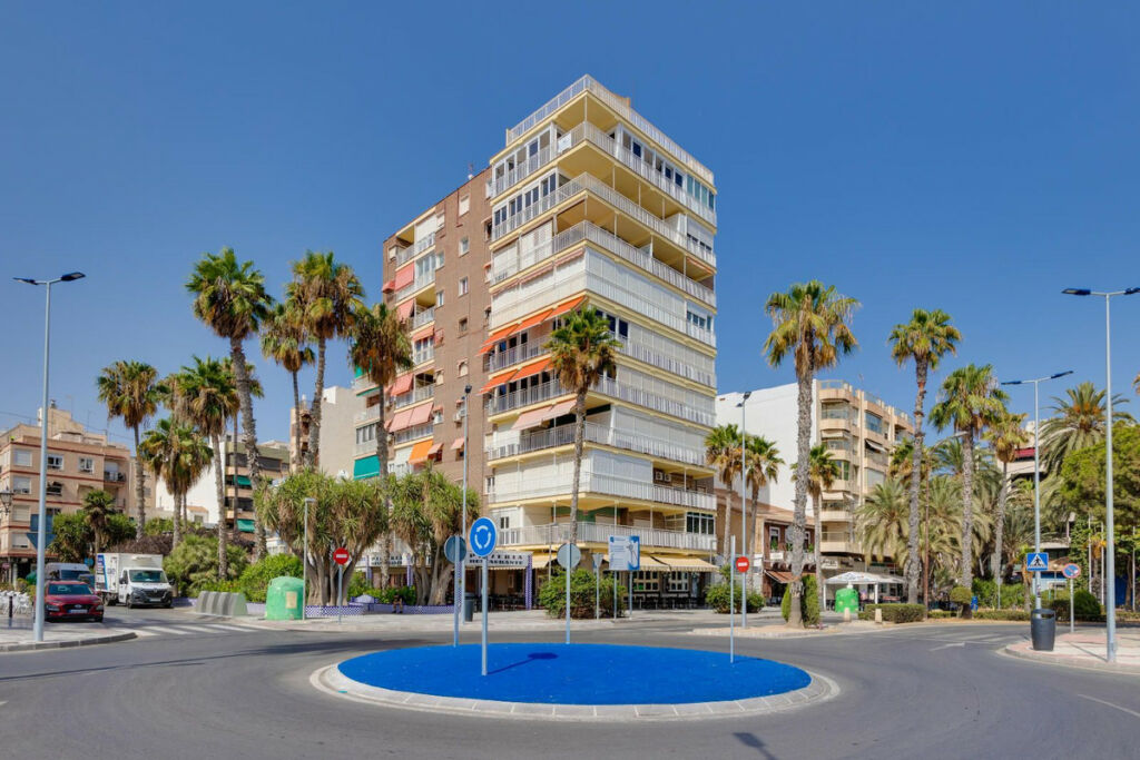 Middle Floor Apartment Torrevieja Alicante