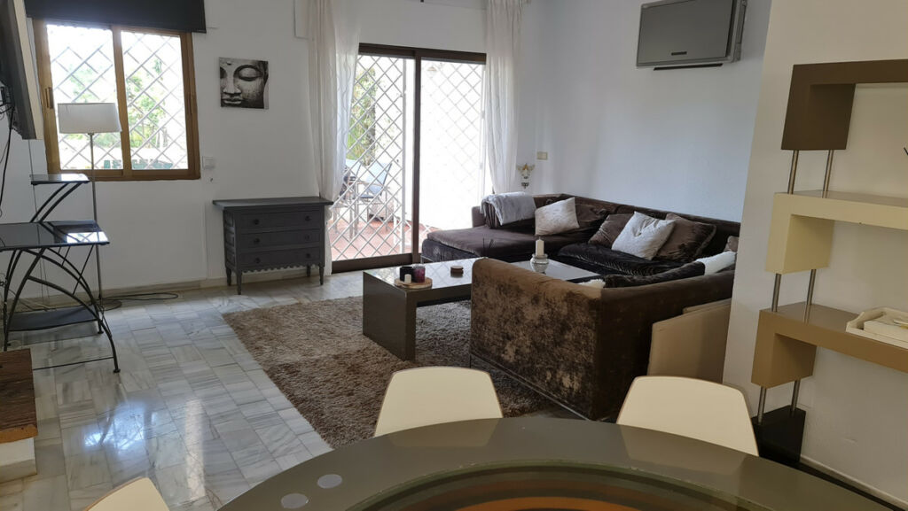 Townhouse Nueva Andalucía Málaga - image 4