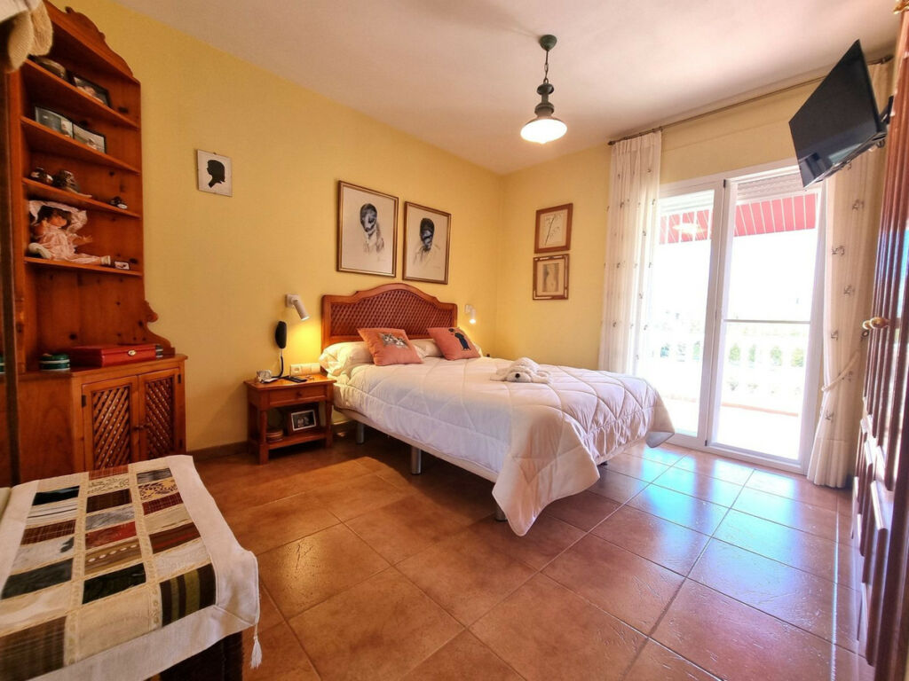 Townhouse San Pedro de Alcántara Málaga - image 4