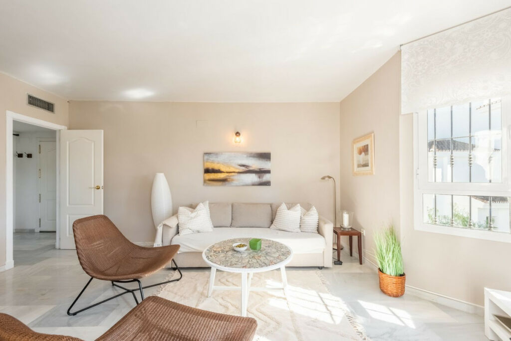Penthouse Nueva Andalucía Málaga - image 4