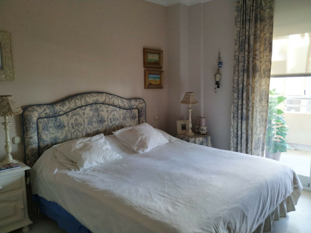 Middle Floor Apartment Marbella Málaga - image 4