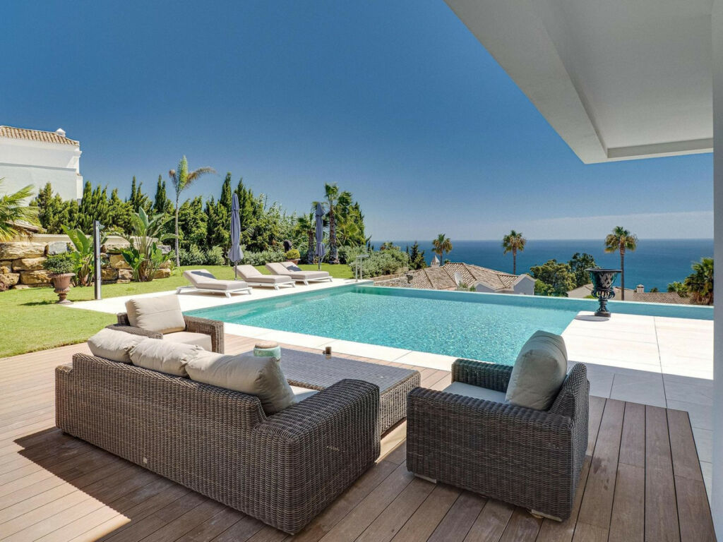 Detached Villa Manilva Málaga - image 4