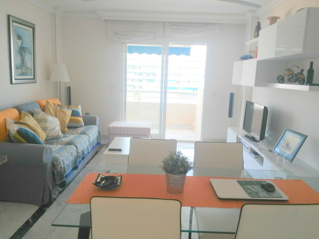 Middle Floor Apartment Puerto Banús Málaga - image 4
