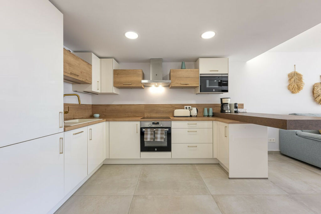 Middle Floor Apartment Marbella Málaga - image 4
