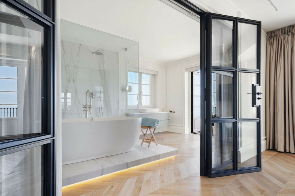 Detached Villa Sierra Blanca Málaga - image 11