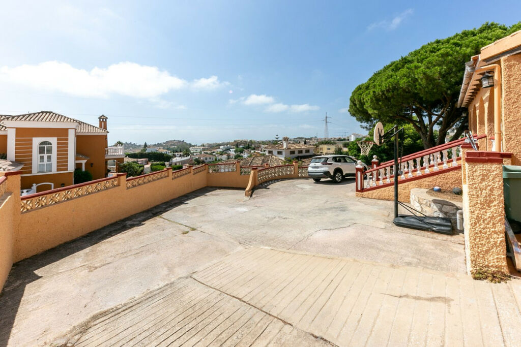 Detached Villa Benalmadena Málaga - image 41