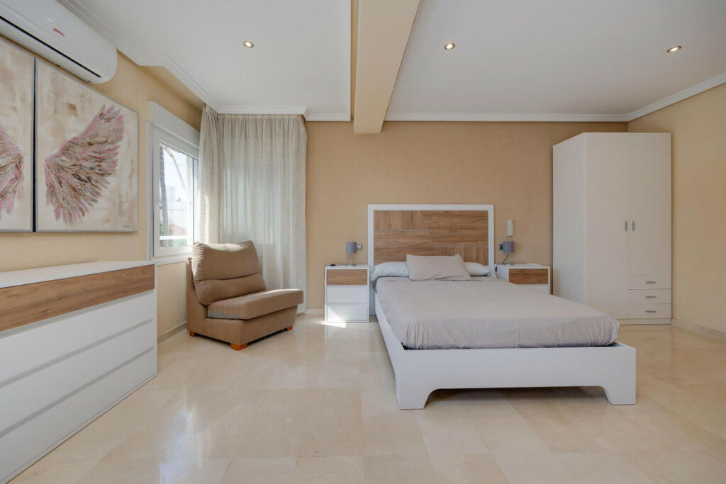 Middle Floor Apartment Torrevieja Alicante - image 42