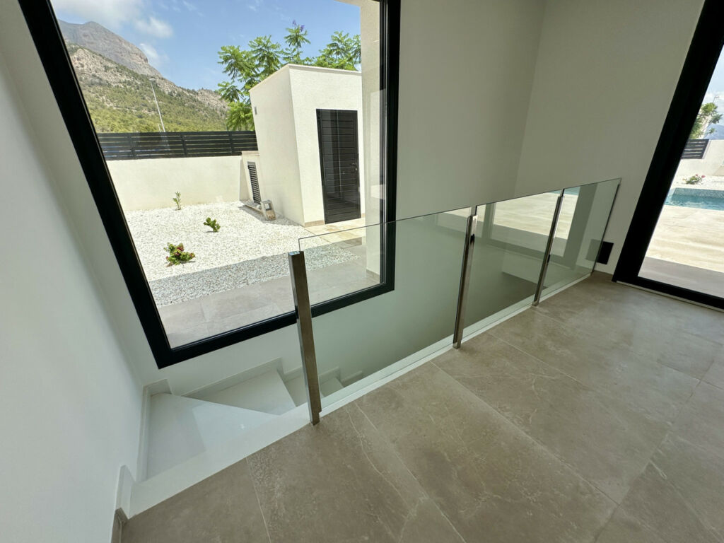 Detached Villa Polop Alicante - image 12