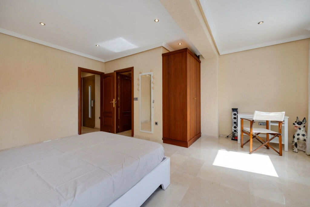 Middle Floor Apartment Torrevieja Alicante - image 44