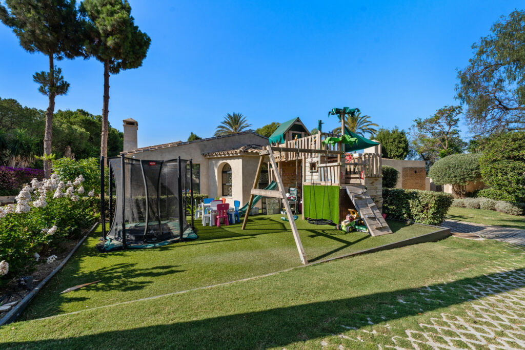 Detached Villa Río Real Málaga - image 46