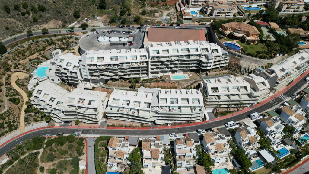 Middle Floor Apartment Benalmadena Málaga - image 45