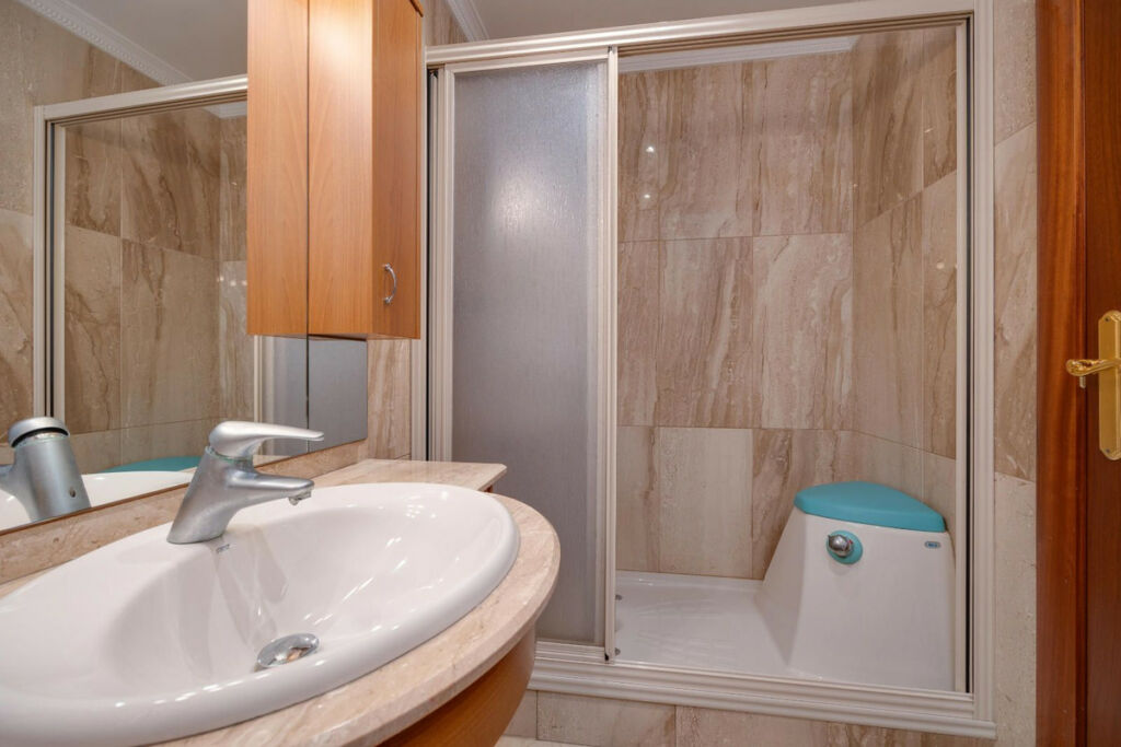 Middle Floor Apartment Torrevieja Alicante - image 48