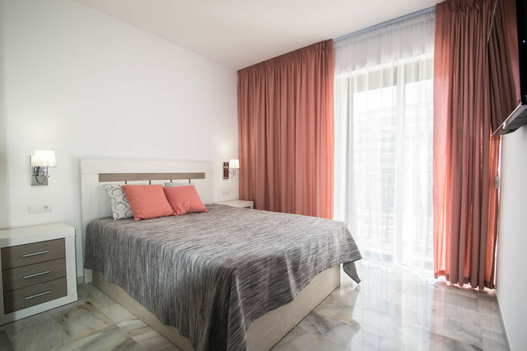 Middle Floor Apartment Puerto Banús Málaga - image 5