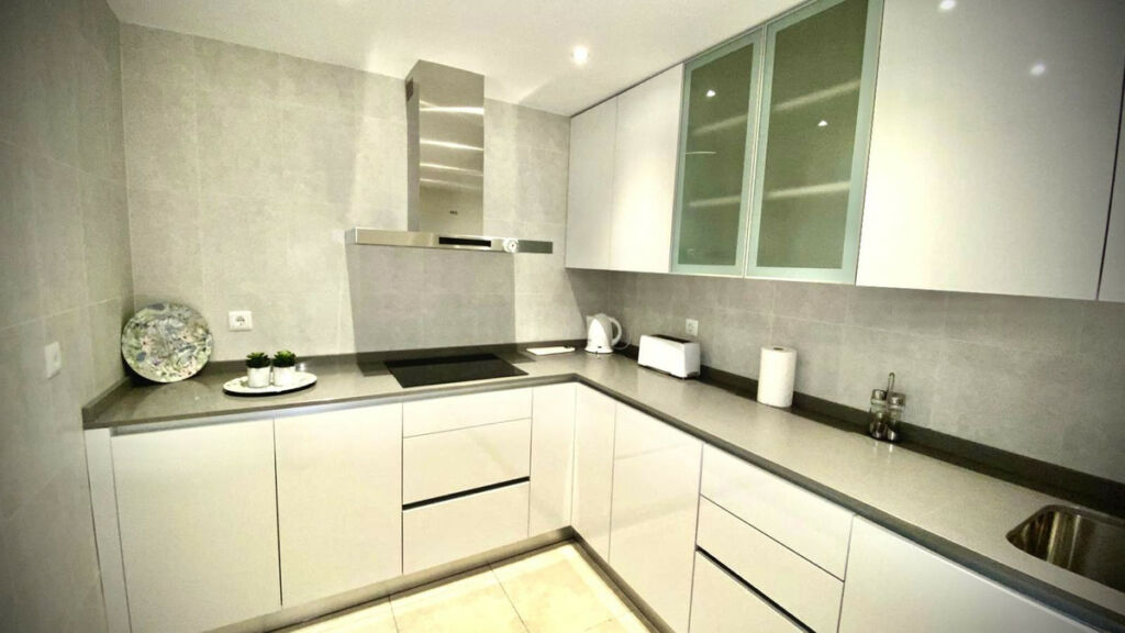 Middle Floor Apartment Puerto Banús Málaga