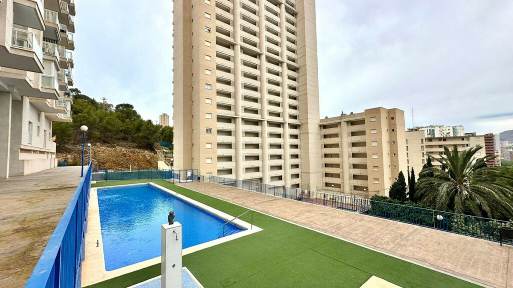 Middle Floor Apartment Benidorm Alicante - image 9