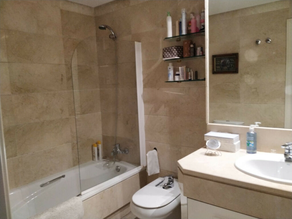 Middle Floor Apartment Marbella Málaga - image 5