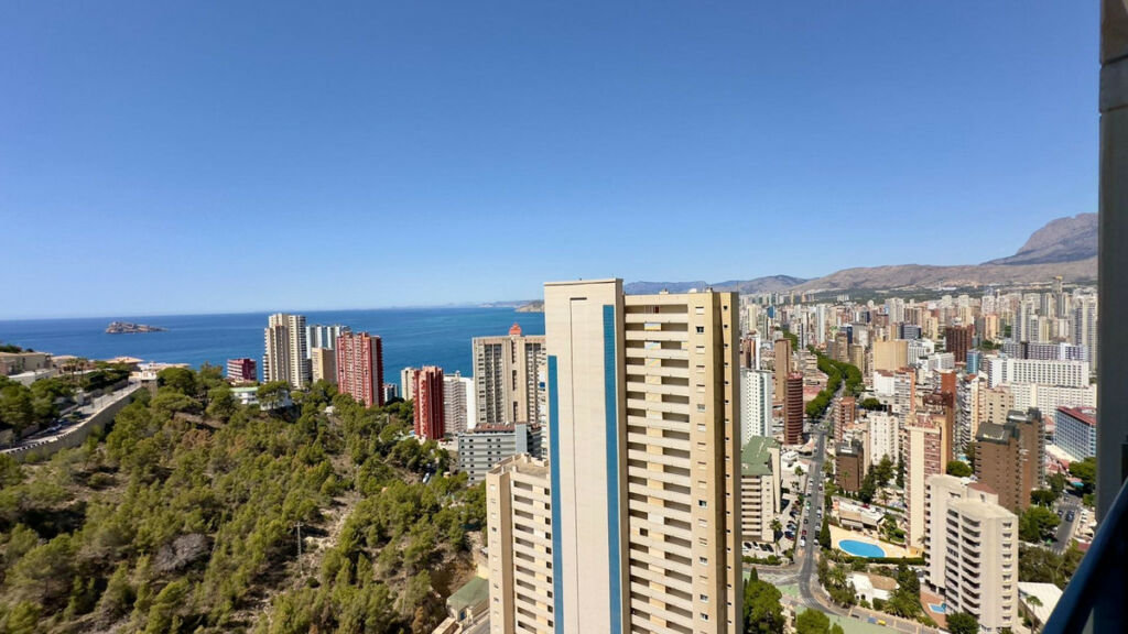Middle Floor Apartment Benidorm Alicante - image 5