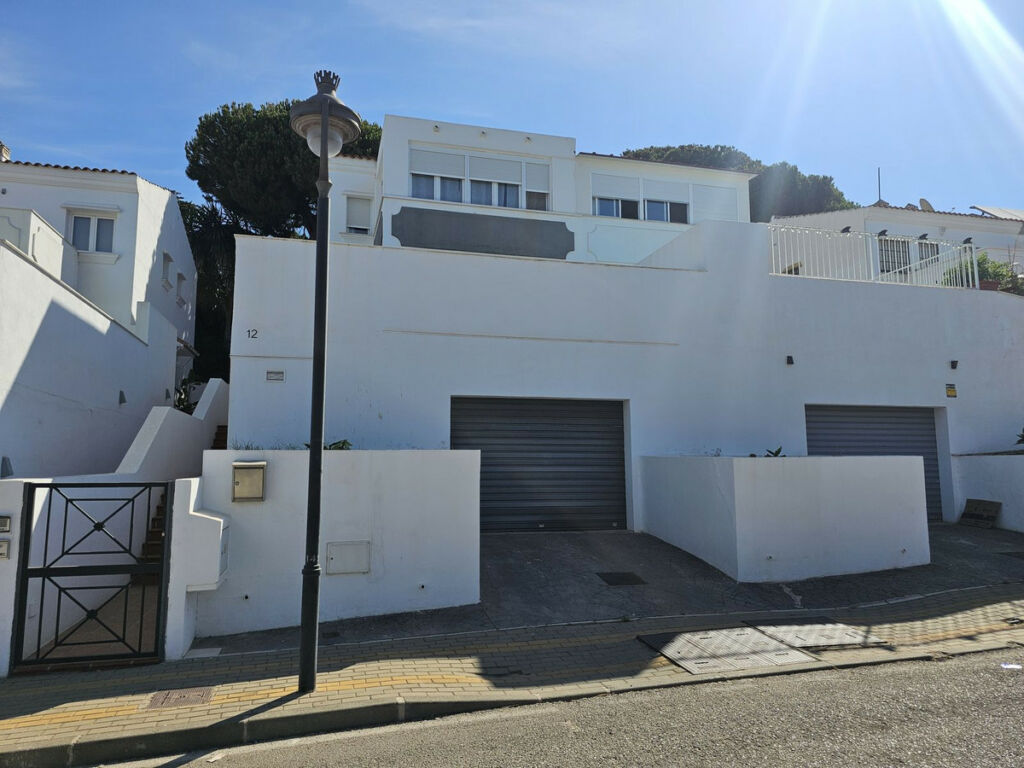 Semi-Detached House Cabopino Málaga - image 4
