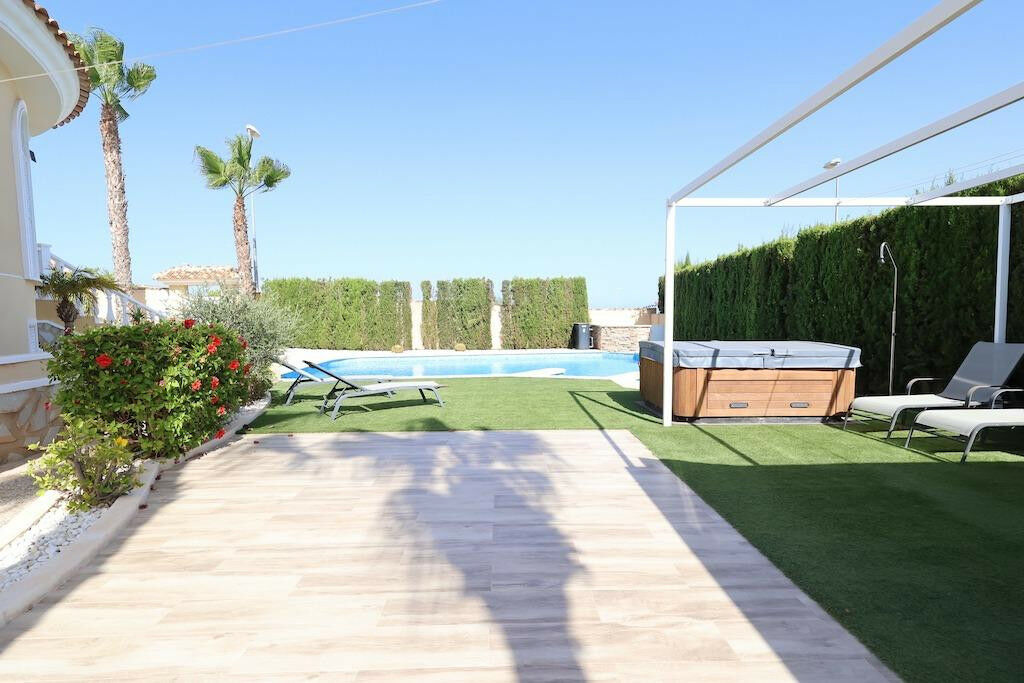 Detached Villa Ciudad Quesada Alicante - image 5