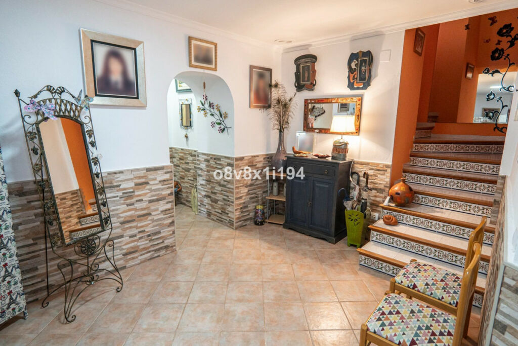 Detached Villa Macharaviaya Málaga - image 5