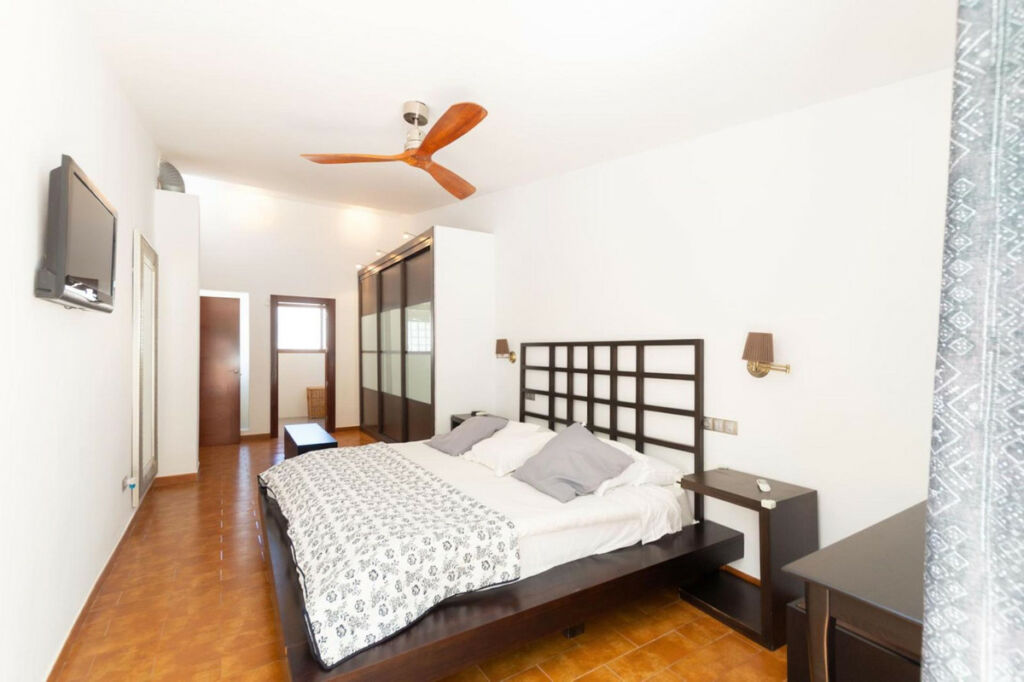 Detached Villa San Pedro de Alcántara Málaga - image 5