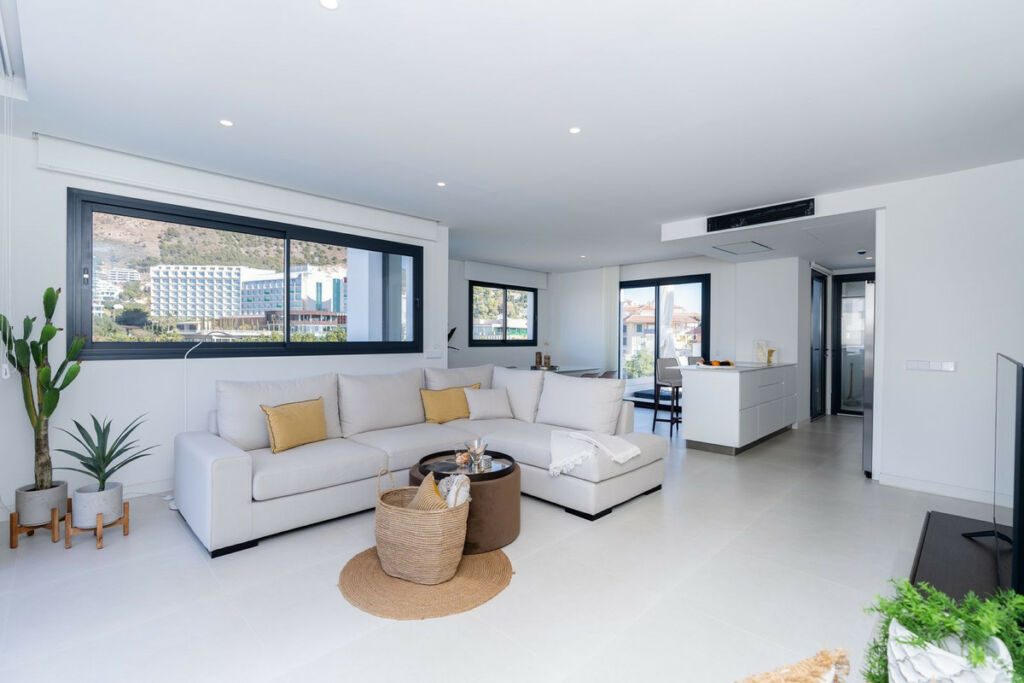 Penthouse Fuengirola Málaga - image 5
