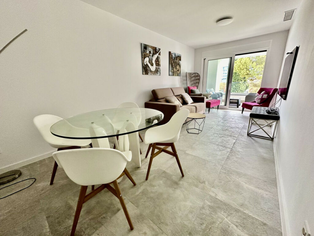 Middle Floor Apartment Marbella Málaga - image 5