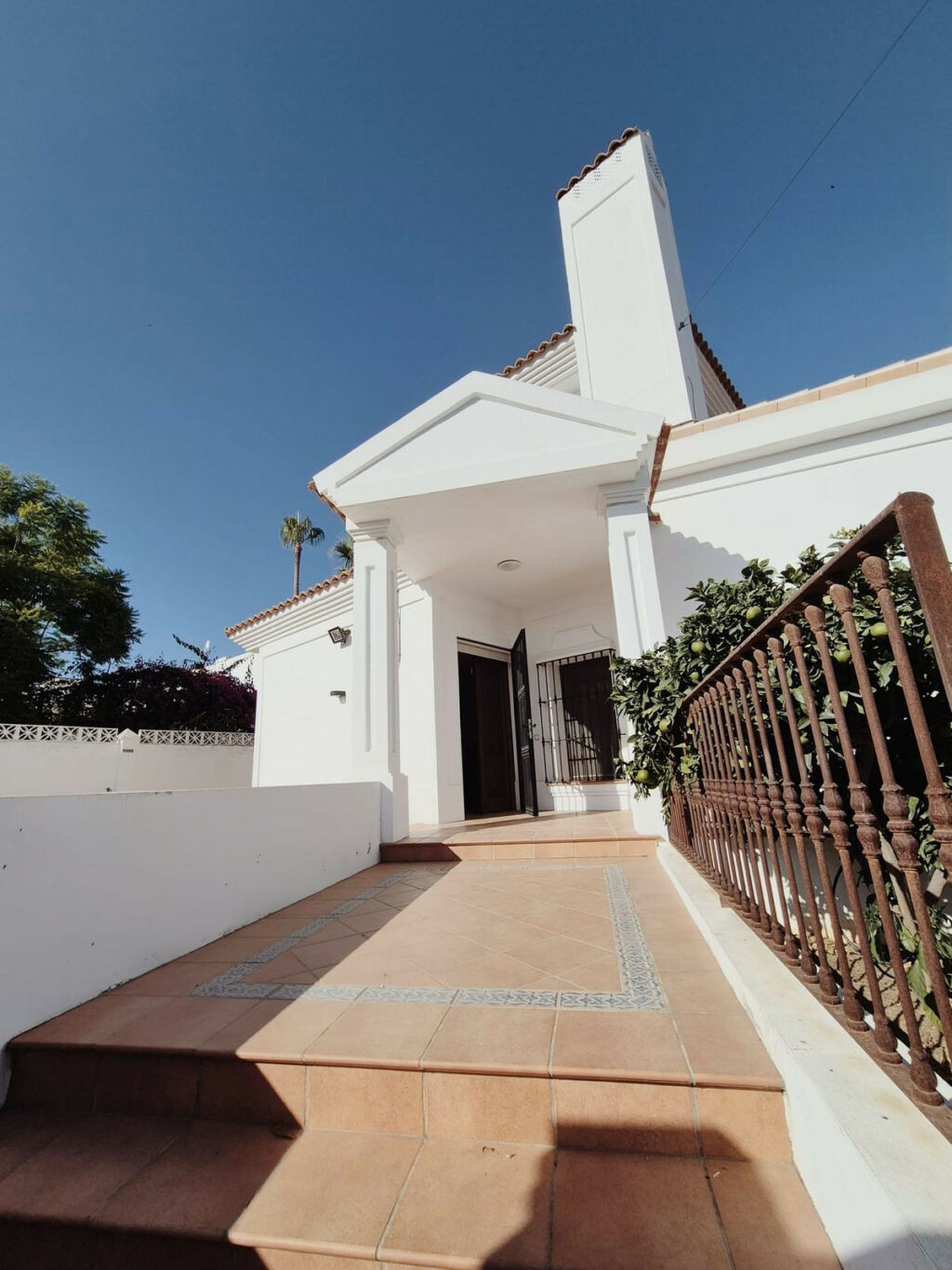 Detached Villa San Pedro de Alcántara Málaga - image 6